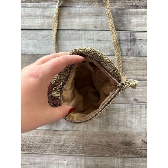 Vintage Handmade Crochet Tan Zipped Hobo Crossbody Bag - Picture 5 of 7